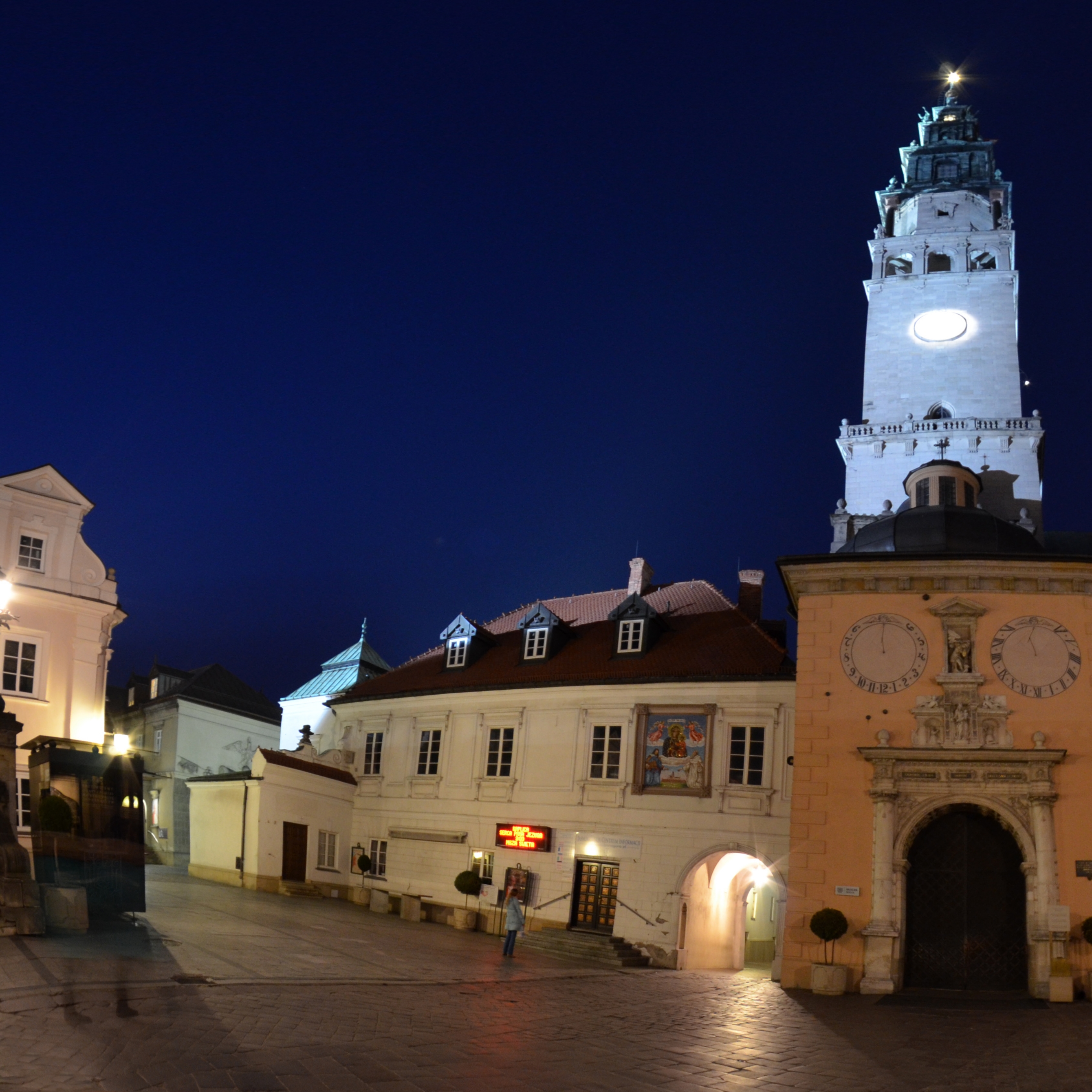 Klasztor wieczorem w Częstochowie